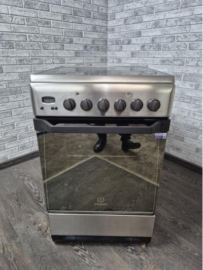 Плита электрическая INDESIT KN 3C557